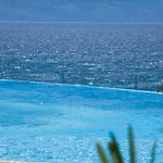 The Bay Sarandë