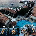 The Bay Sarandë