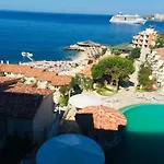 The Bay * Sarandë