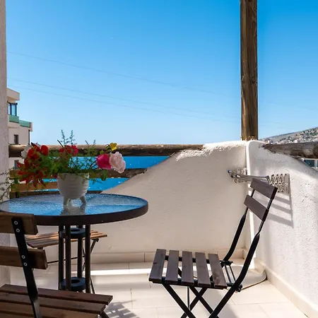 The Bay Σαράντα