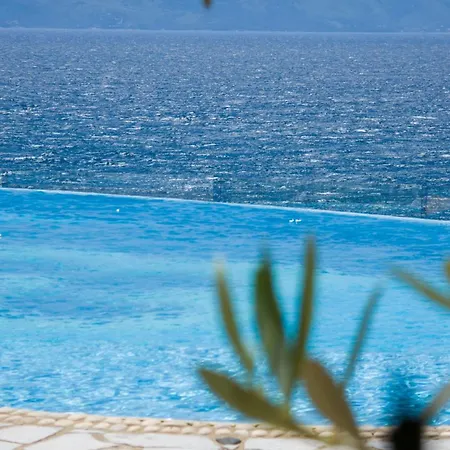 The Bay * Sarandë